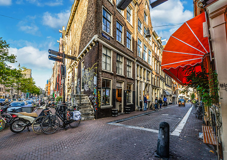 amsterdam szoveg koze