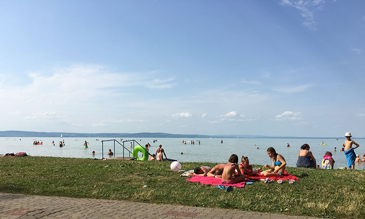 balaton szabad strand szoveg kozott02