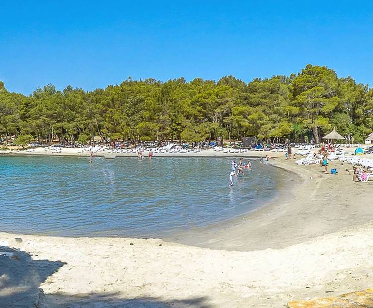 Pakostane homokos strandja